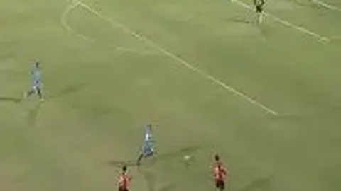 伊卡尔迪新恋情曝光，女友亮相现场支持