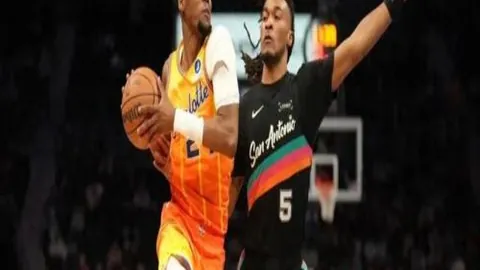 佩古拉勇夺阿德莱德站女单冠军争夺战门票