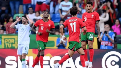 《符文战场》官方正版卡牌游戏中国夏日盛大首映